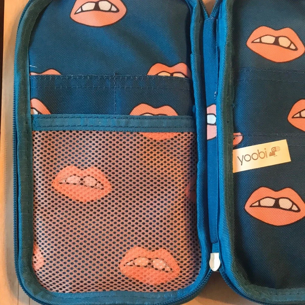 Yoobi Pencil Organizer- Navy Peach Lips